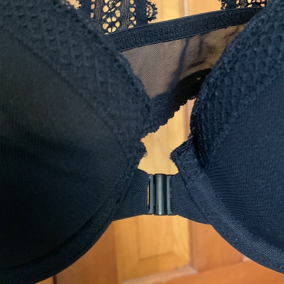 Bra - Picture 2 of 4